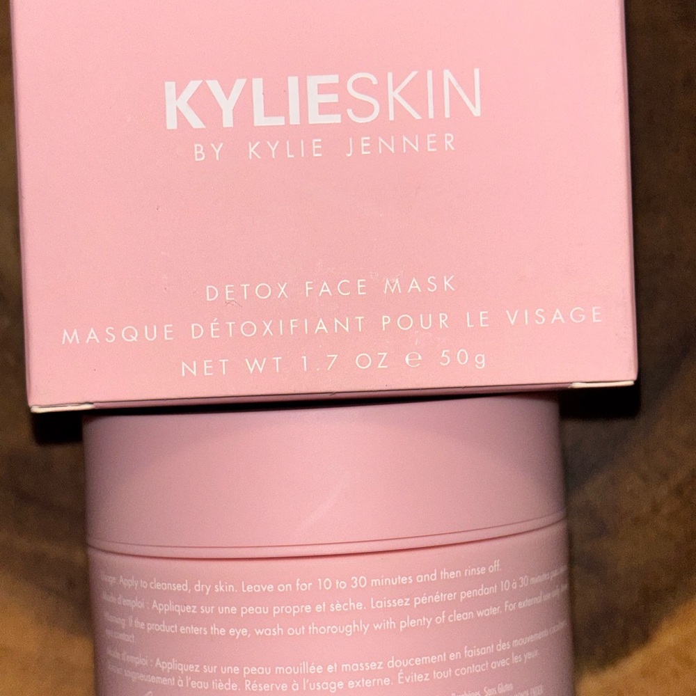 KylieSkin by Kylie Jenner Detox Face Mask 1.7 OZ - Picture 9 of 11